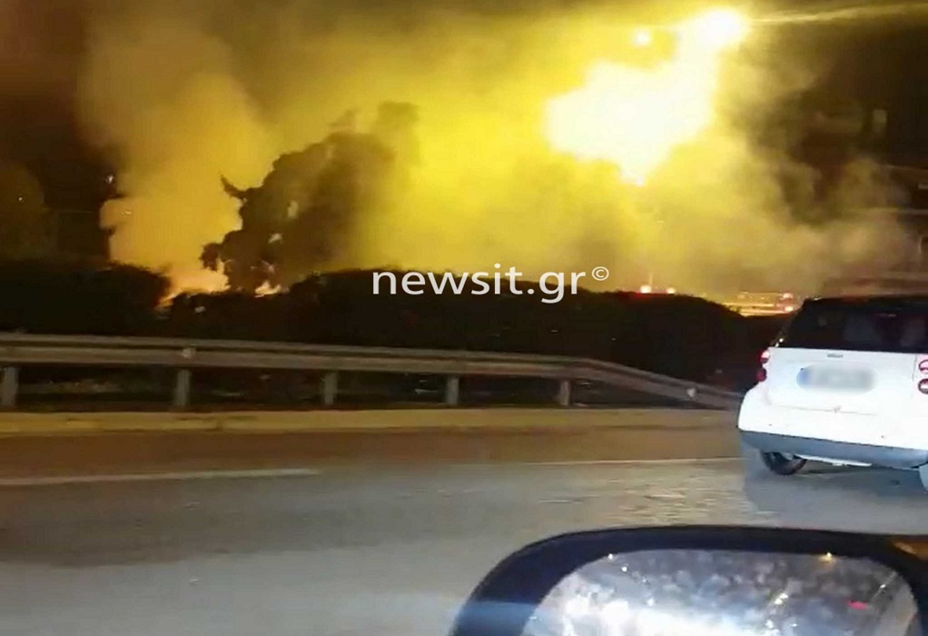 Αθήνα: Φωτιά σε αυτοκίνητο στη λεωφόρο Βουλιαγμένης (VIDEO)