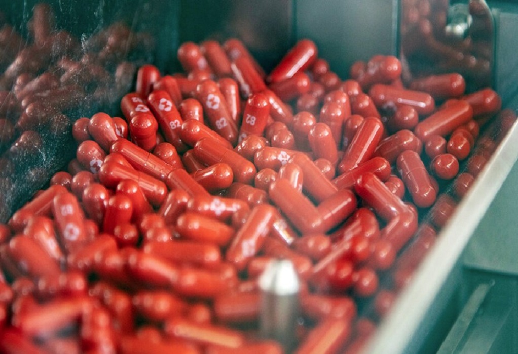 Κορωνοϊός: «Το χάπι της Pfizer μπορεί να έχει προβλήματα» λέει η Merck