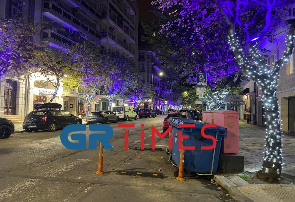 Θεσσαλονίκη-Χριστούγεννα: Ο «λευκός δρόμος» με τον κρυφό φωτισμό (ΦΩΤΟ-VIDEO) 