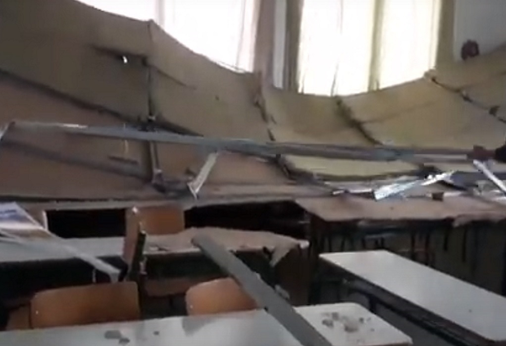 Πυλαία: Κατέρρευσε η ψευδοροφή σε σχολείο – Από τύχη γλίτωσαν οι μαθητές (VIDEO)