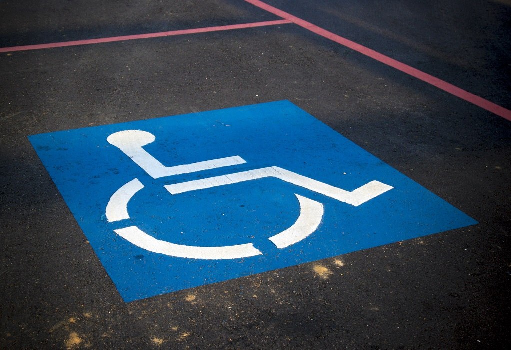 Αλλαγές στο νέο ασφαλιστικό για τους πολίτες με αναπηρία και νομοθετικές ρυθμίσεις για το υπ. Παιδείας