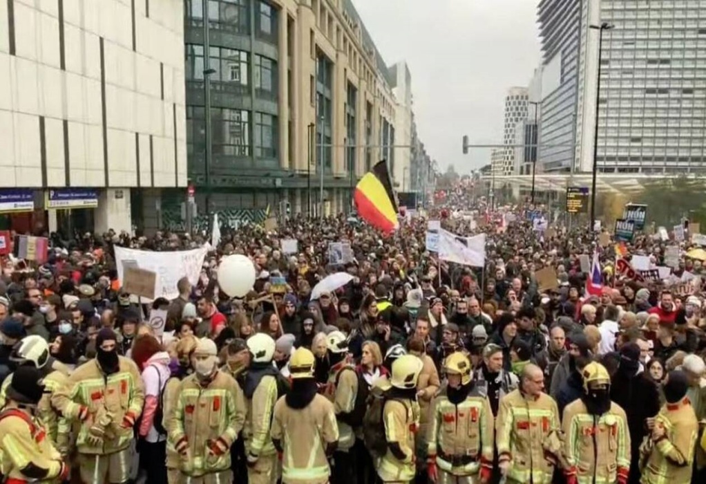 Βέλγιο: Διαδήλωση κατά του κλεισίματος θεάτρων και κινηματογράφων λόγω της παραλλαγής Όμικρον