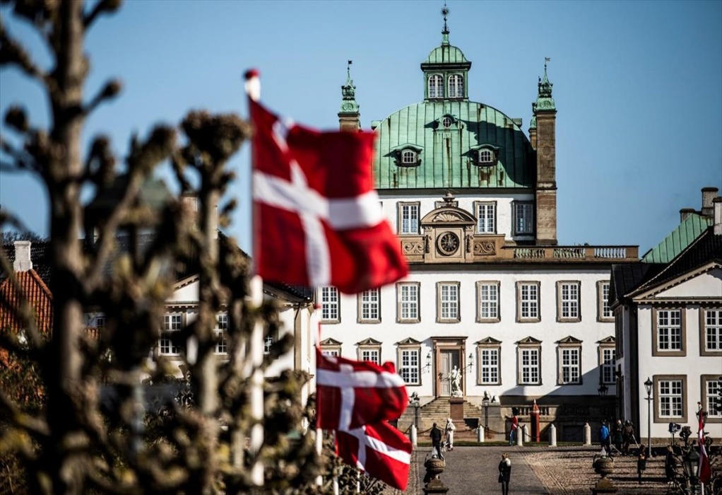 Δανία: Επιτρέπει σε εθελοντές να ενταχθούν στις διεθνείς ταξιαρχίες, στέλνει 2.700 αντιαρματικά όπλα