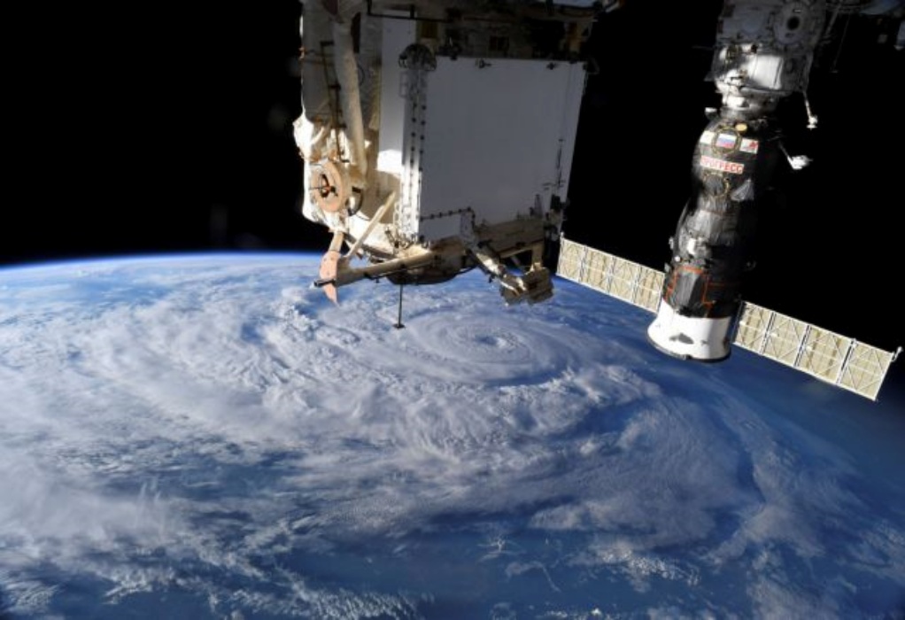 Ρωσία: Εντοπίσθηκε το πιθανό τελευταίο σημείο διαρροής οξυγόνου στην κάψουλα Zvezda στον Διεθνή Διαστημικό Σταθμό