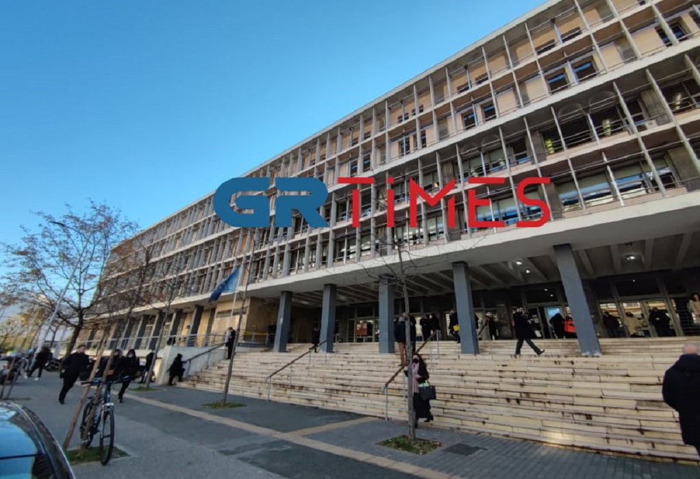 Θεσσαλονίκη: Στον διευθυντή τα «έριξε»… ο δεύτερος γιατρός για τον θάνατο υπέρβαρου