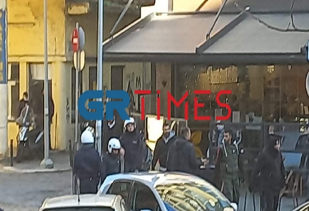 Θεσσαλονίκη: Άγρια επεισόδια μεταξύ Ρομά έξω από το Δικαστικό Μέγαρο (ΒΙΝΤΕΟ ΝΤΟΚΟΥΜΕΝΤΟ)