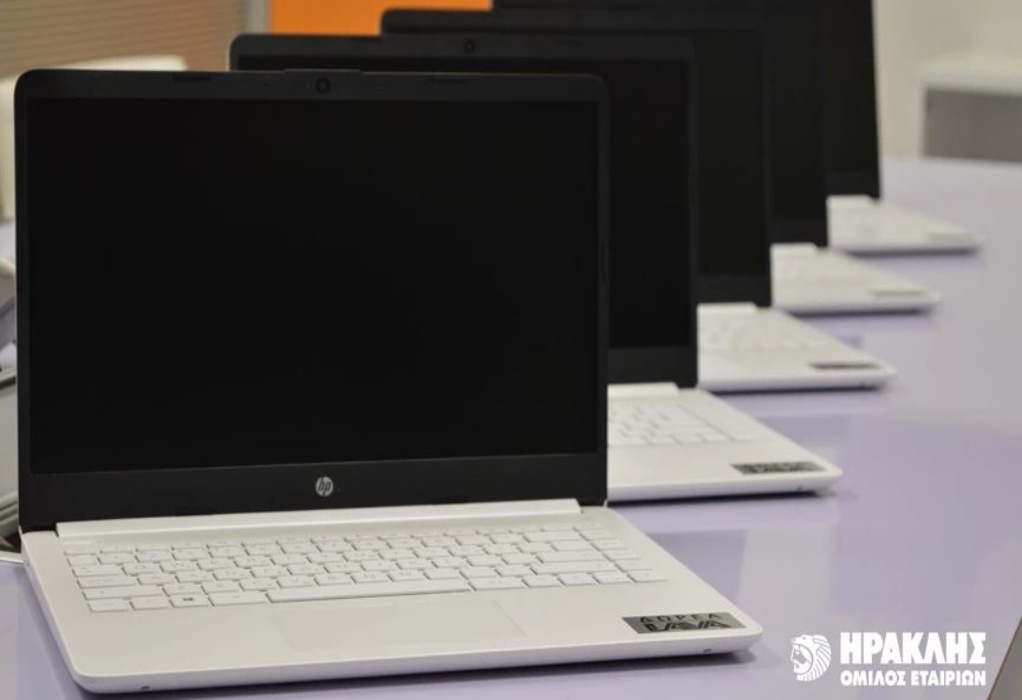 Η ΛΑΒΑ του Ομίλου ΗΡΑΚΛΗΣ εξοπλίζει με νέους ηλεκτρονικούς υπολογιστές τους μαθητές του Γυμνασίου στη Νίσυρο