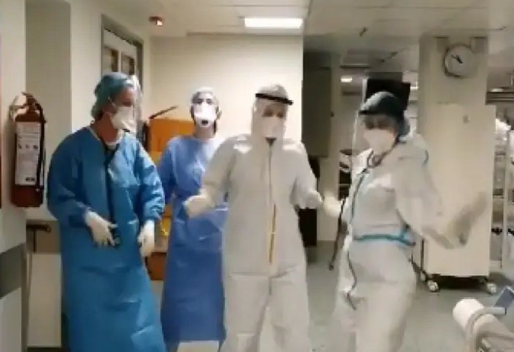 Θεσσαλονίκη: Νοσηλεύτριες χορεύουν στο νοσοκομείο και ξεσηκώνουν το Tik Tok (VIDEO)