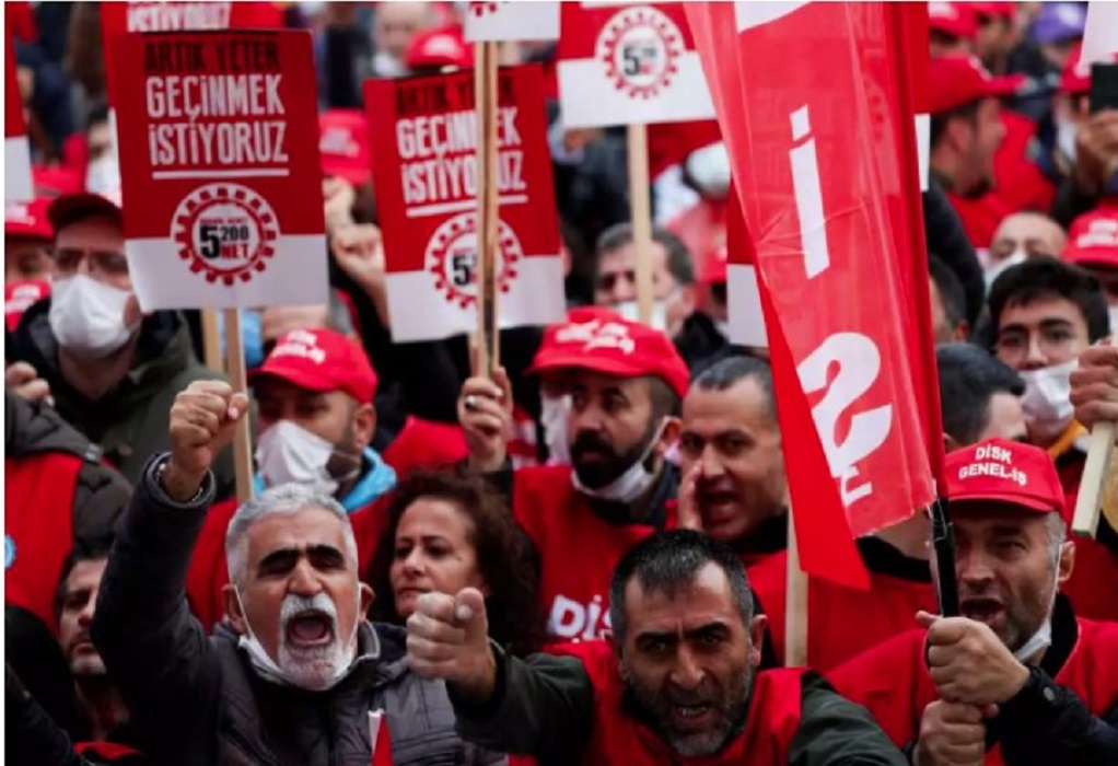 Τουρκία: Χιλιάδες Τούρκοι διαδήλωσαν διαμαρτυρόμενοι για την κακή κατάσταση της οικονομίας        