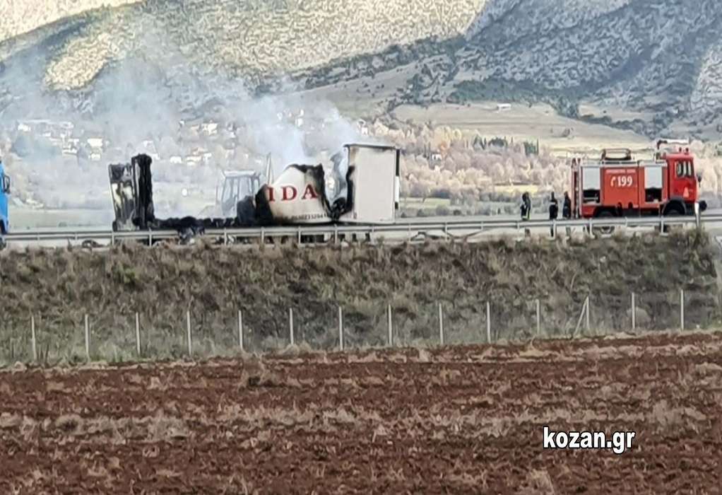 Φωτιά σε φορτηγό: Παραμένει κλειστό τμήμα της Εγνατίας οδού (VIDEO)
