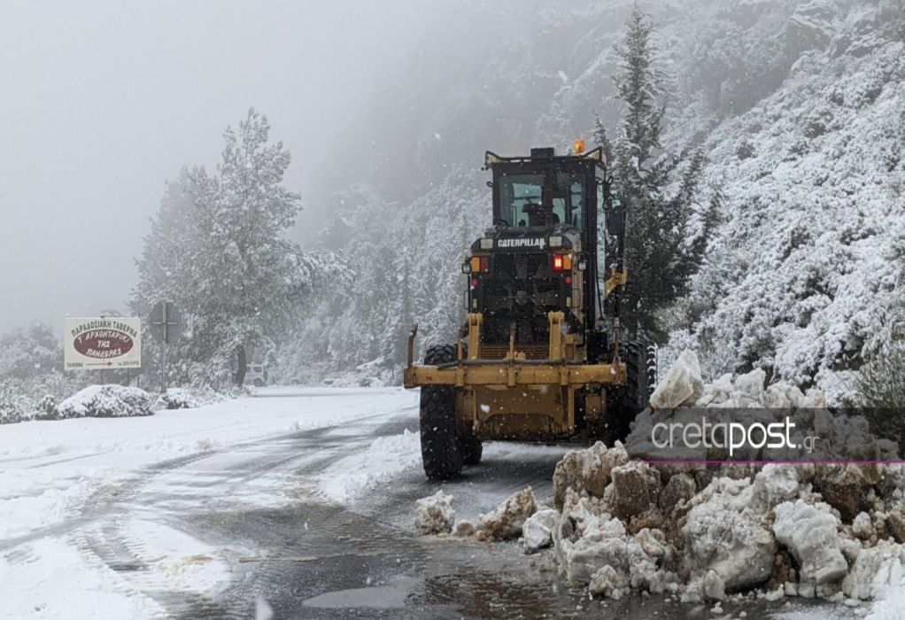 Στα… λευκά η Κρήτη-Χιόνισε και στο σεισμόπληκτο Αρκαλοχώρι (ΦΩΤΟ)