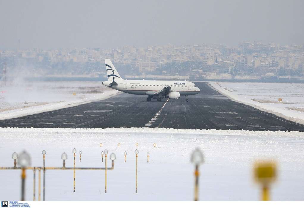 «Ελ. Βενιζέλος»: Ακυρώσεις και καθυστερήσεις πτήσεων λόγω χιονιά