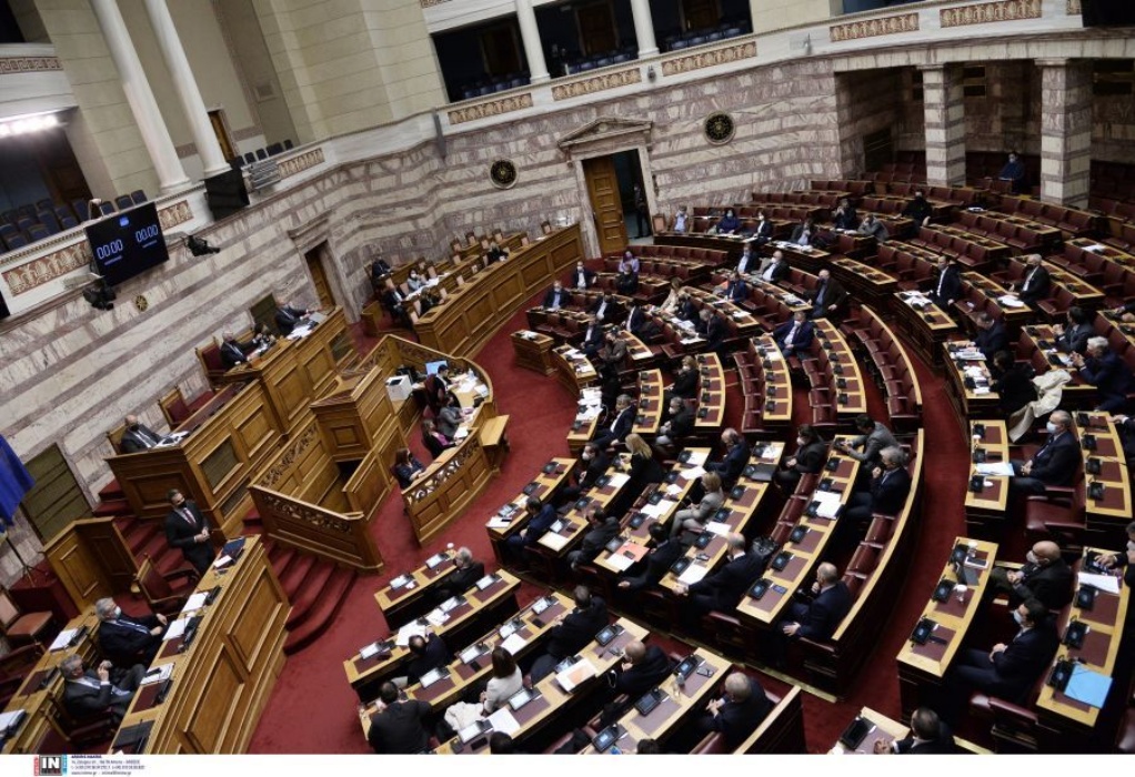 Βουλή: Νέες αντιπαραθέσεις με αφορμή το πόρισμα για την πανδημία