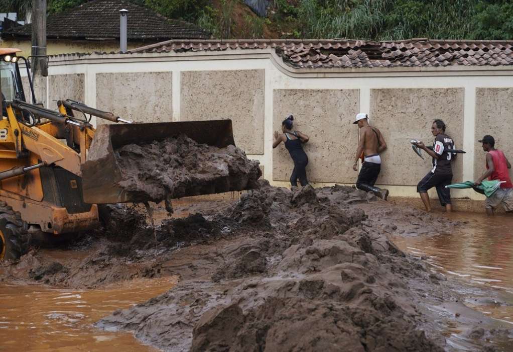Βραζιλία: Τουλάχιστον 38 νεκροί από πλημμύρες και κατολισθήσεις στην πόλη Πετρόπολις