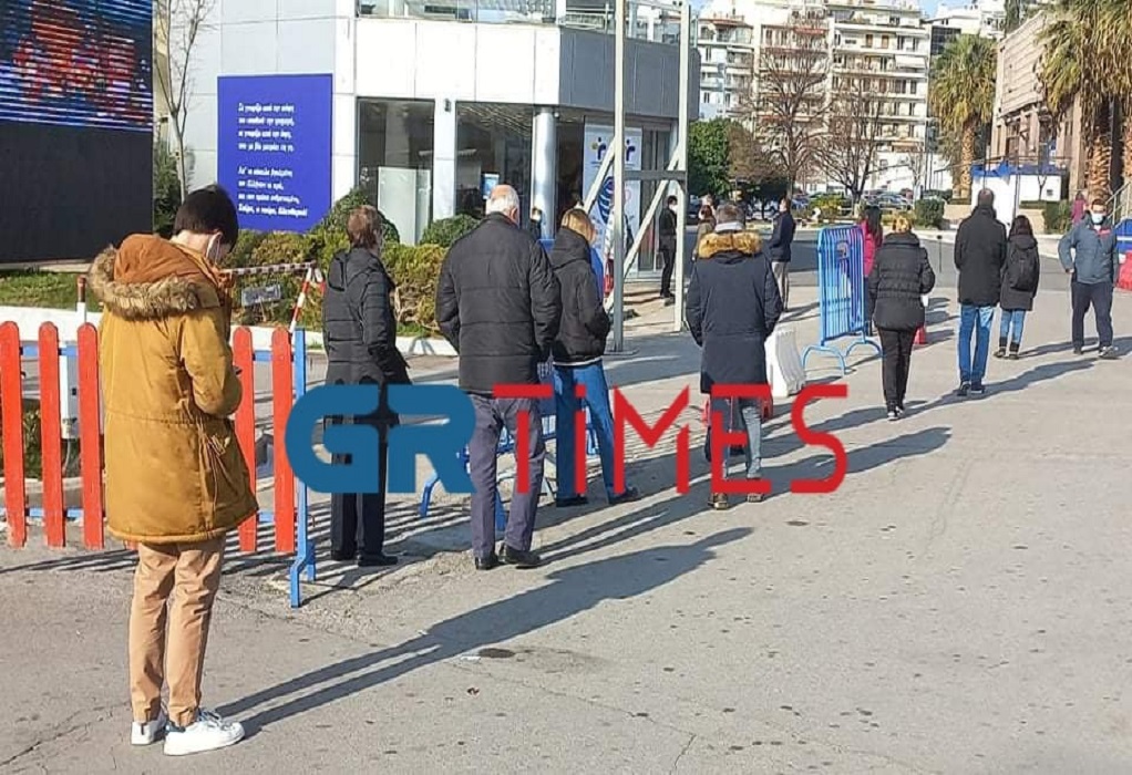 Θεσσαλονίκη: «Ουρές» για rapid test στο διαγνωστικό κέντρο της ΔΕΘ (VIDEO-ΦΩΤΟ)  