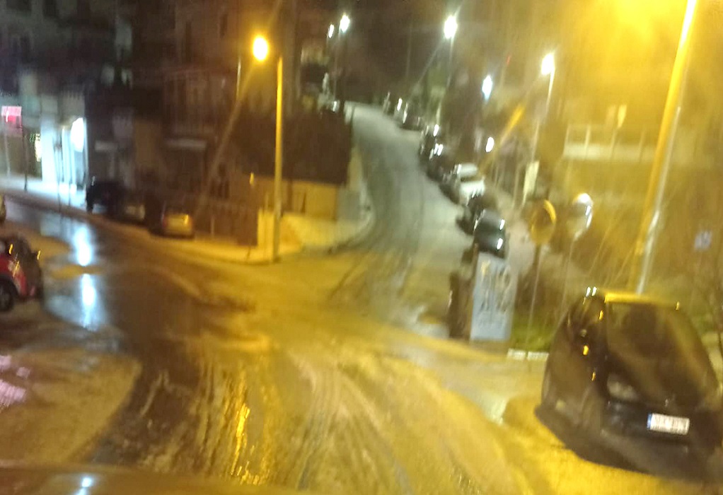 Δήμος Νεάπολης-Συκεών: Ολονύκτια παρέμβαση σε παγωμένους δρόμους