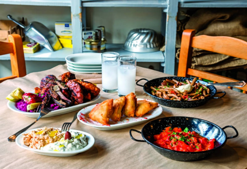 TasteAtlas: Η Ελλάδα δεύτερη καλύτερη χώρα στον κόσμο για την κουζίνα της