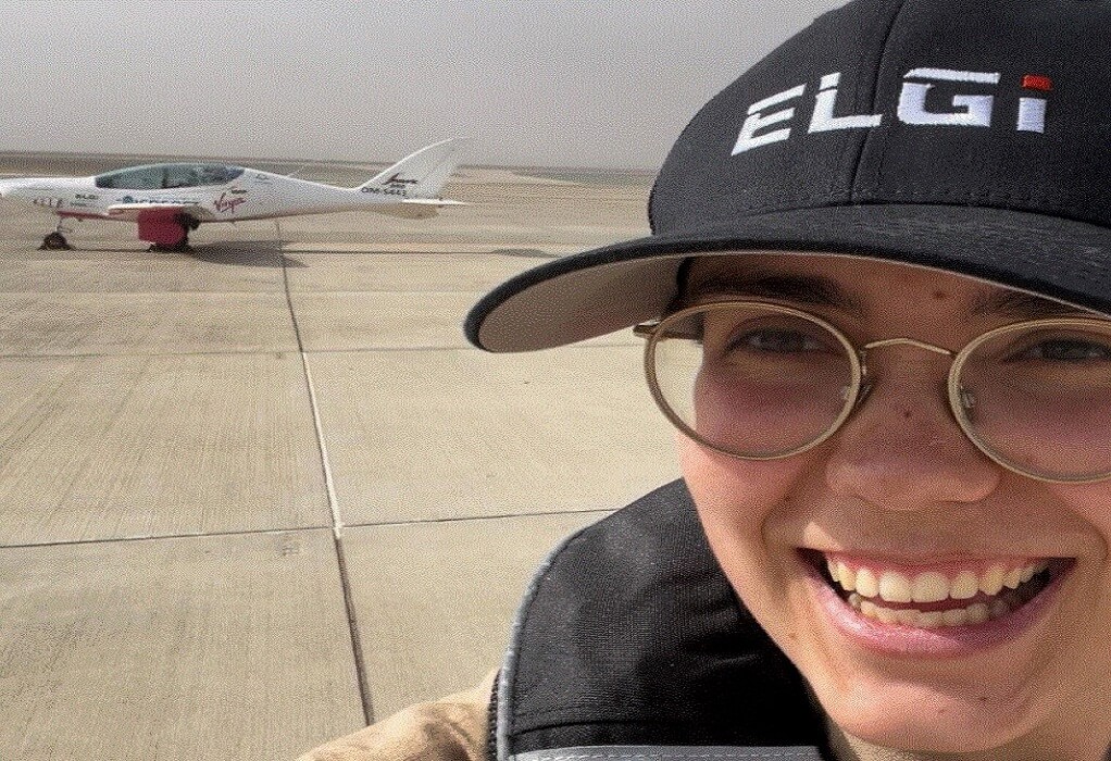 Στο Ηράκλειο η 19χρονη που κάνει το γύρο του κόσμου με μονοκινητήριο αεροσκάφος (VIDEO)