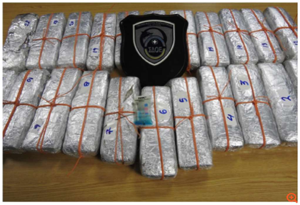 ΣΔΟΕ: Κατάσχεση 13 κιλών κοκαΐνης σε εμπορευματοκιβώτιο στο λιμάνι του Πειραιά (ΦΩΤΟ)