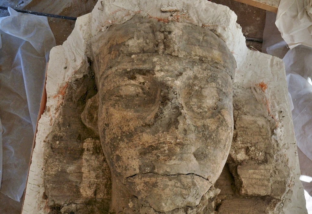 Αίγυπτος: Δύο βασιλικά αγάλματα ανακαλύφθηκαν στο Λούξορ (ΦΩΤΟ)