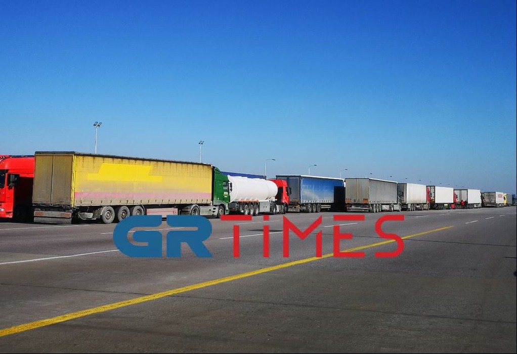 Μάλγαρα: 150 φορτηγά «εγκλωβισμένα» για πάνω από 20 ώρες