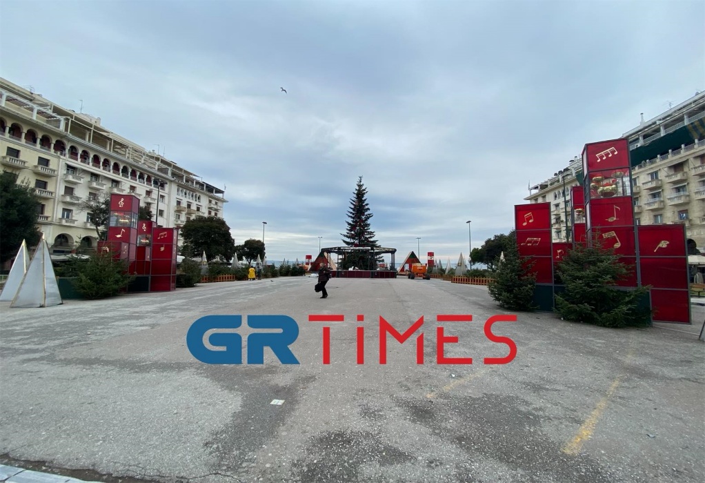 Θεσσαλονίκη: Επιχείρηση… ξεστόλισμα στην Αριστοτέλους (ΦΩΤΟ-VIDEO)
