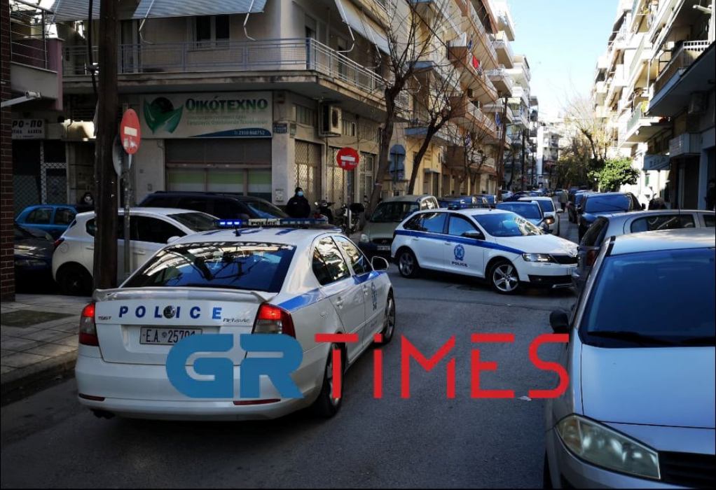 Θεσσαλονίκη: Βίντεο ντοκουμέντο από την ένοπλη ληστεία σε ζαχαροπλαστείο στην Τούμπα 