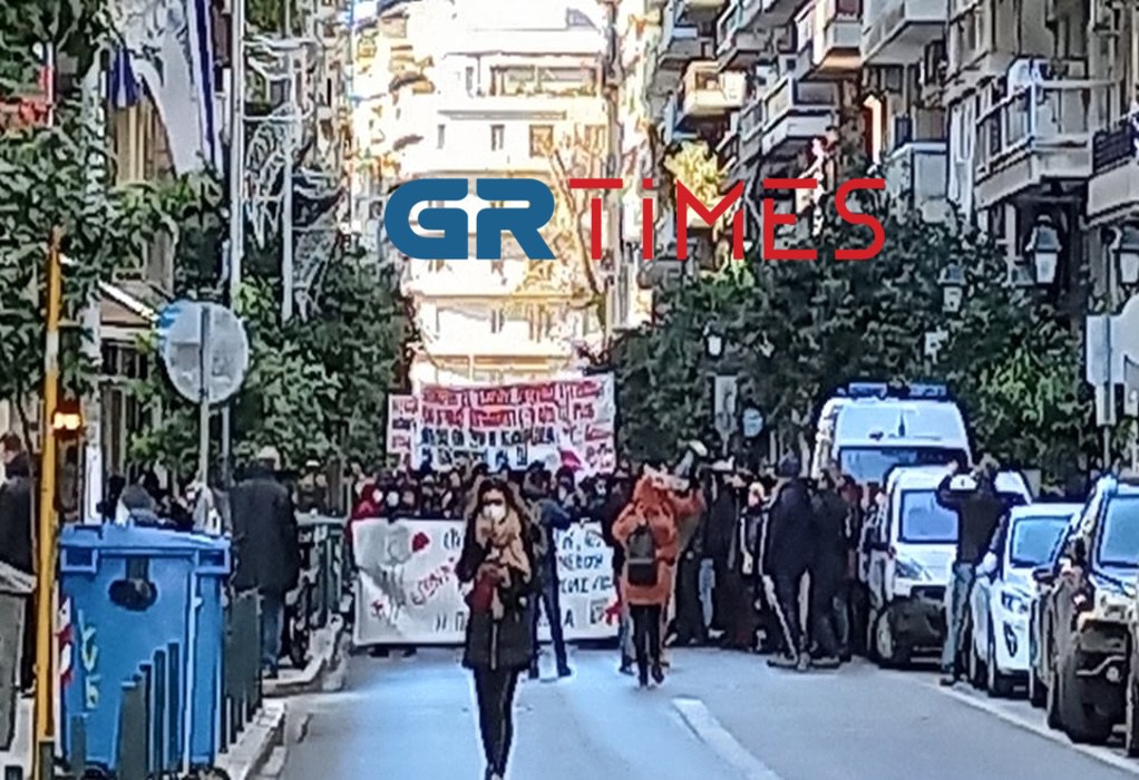 Θεσσαλονίκη: Πορεία διαμαρτυρίας στο κέντρο της πόλης για την πανδημία (ΦΩΤΟ-VIDEO)