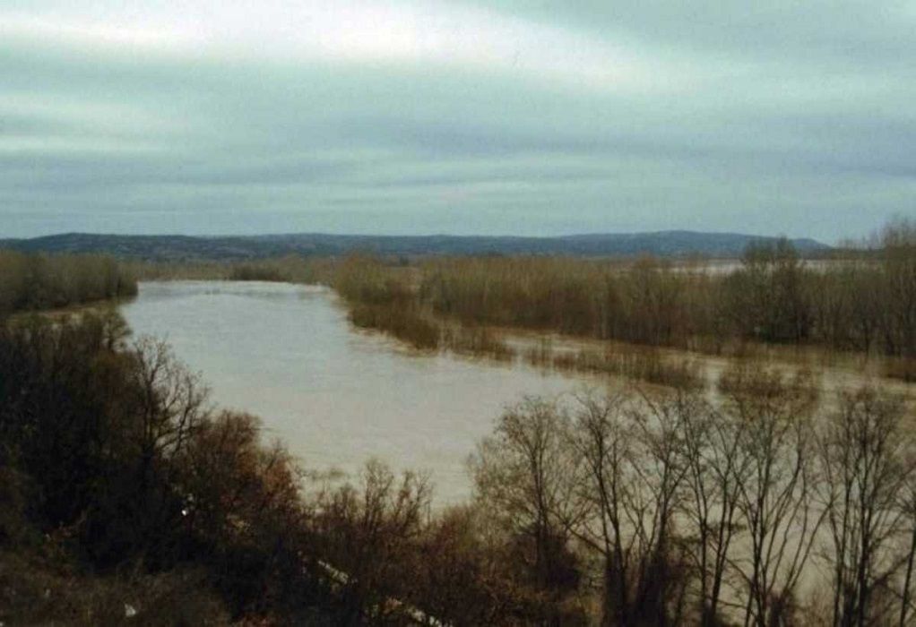 Ανησυχία στον Έβρο: Ανεβαίνει επικίνδυνα η στάθμη του ποταμού