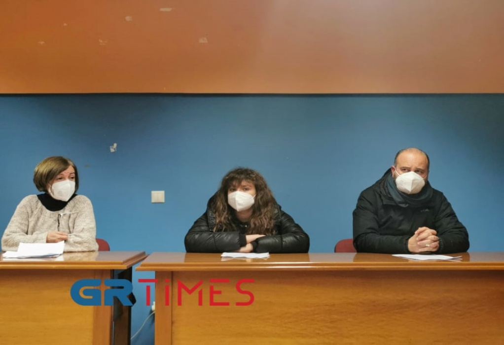 Θεσσαλονίκη: Ανησυχία εκπαιδευτικών και γονέων μετά τα 25.000 κρούσματα – Ζητούν άμεσα μέτρα (VIDEO)