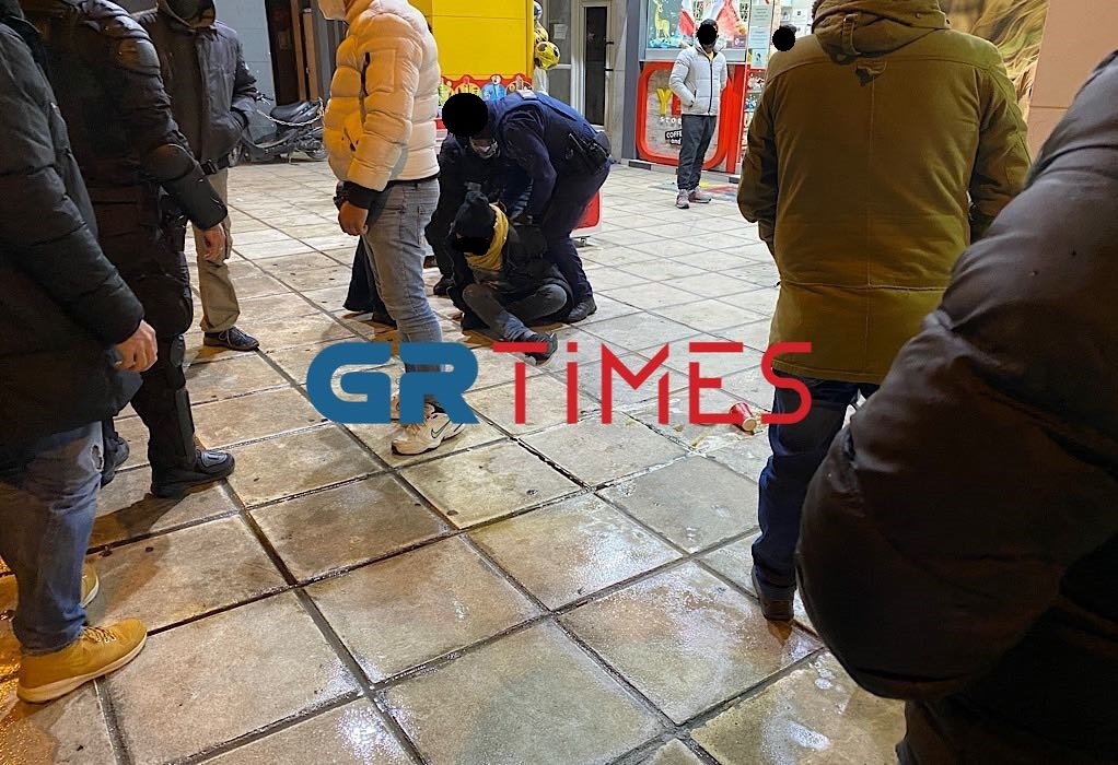 Θεσσαλονίκη: Συνελήφθη αλλοδαπός που απείλησε με γυαλί υπάλληλο και θαμώνες ταχυφαγείου (ΦΩΤΟ-VIDEO)
