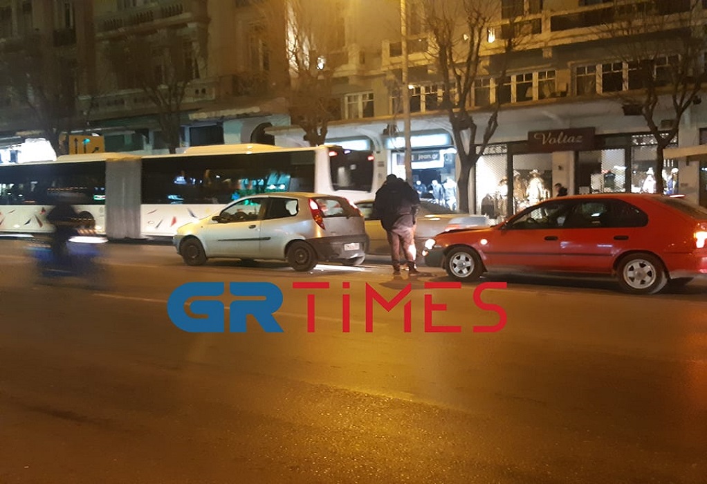 Θεσσαλονίκη: Τροχαίο με υλικές ζημίες στην οδό Εγνατία (ΦΩΤΟ-VIDEO)