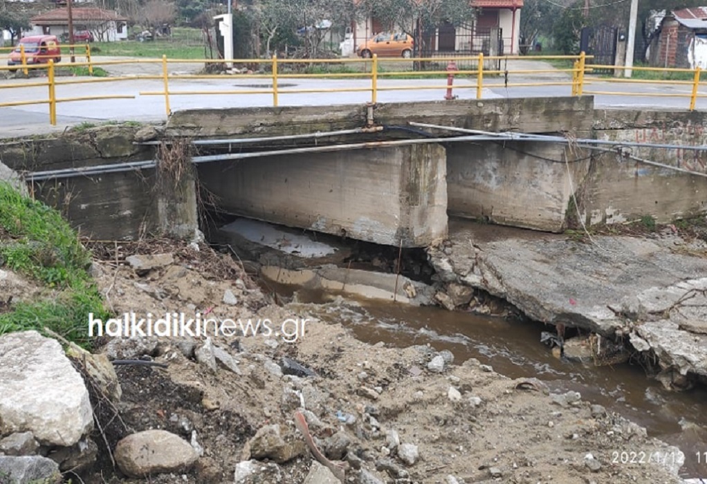 Κ. Μάλαμα: Στις ”καλένδες” κυβέρνησης και αντιπεριφέρειας Χαλκιδικής η επισκευή της γέφυρας στη Συκιά