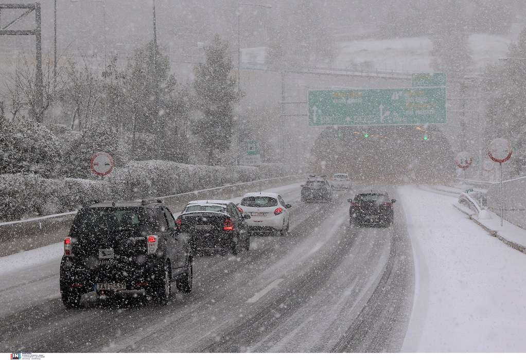«Ελπίς»: Χιόνια στο κέντρο της Αθήνας: Που έχει διακοπεί η κυκλοφορία – Μήνυμα από 112 (ΦΩΤΟ)