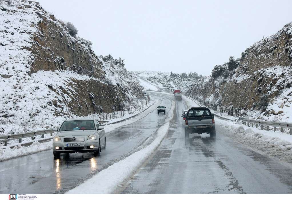 Κρήτη: Ποιοι δρόμοι είναι κλειστοί λόγω χιονιού και παγετού (VIDEO)