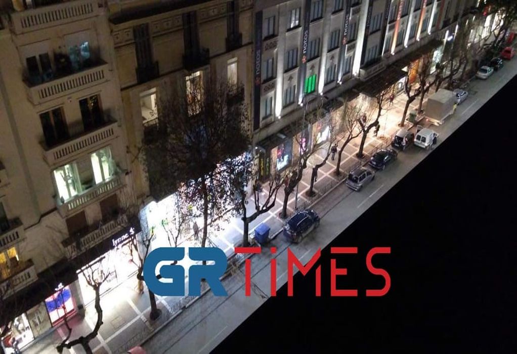 Θεσσαλονίκη: Περαστικός κλώτσησε αναίτια ποτήρι με τα ψιλά επαίτη (ΦΩΤΟ)