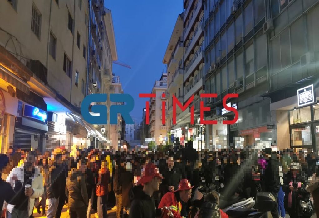 Θεσσαλονίκη: Ρεβάνς για τα lockdown-Πλήθος κόσμου στο κέντρο-Έκλεισαν δρόμοι (ΦΩΤΟ – VIDEO)