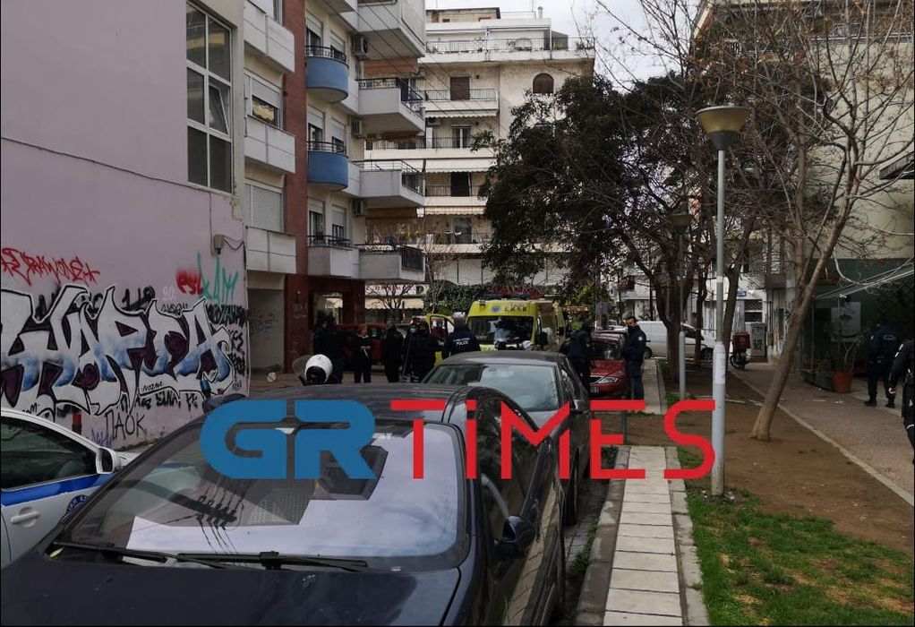 Θεσσαλονίκη: Θανάσιμη πτώση γυναίκας από τον 5ο όροφο (ΦΩΤΟ-VIDEO)