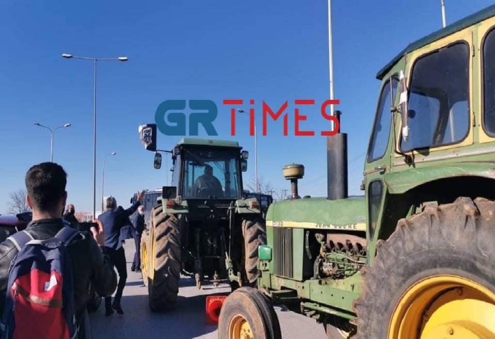 Αγρότες: Κλείνει στις 12 το τελωνείο Ευζώνων