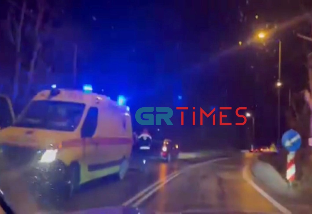 Θεσσαλονίκη: Ασθενοφόρο του ΕΚΑΒ εκτέλεσε χρέη Πυροσβεστικού σε ταξί (VIDEO)