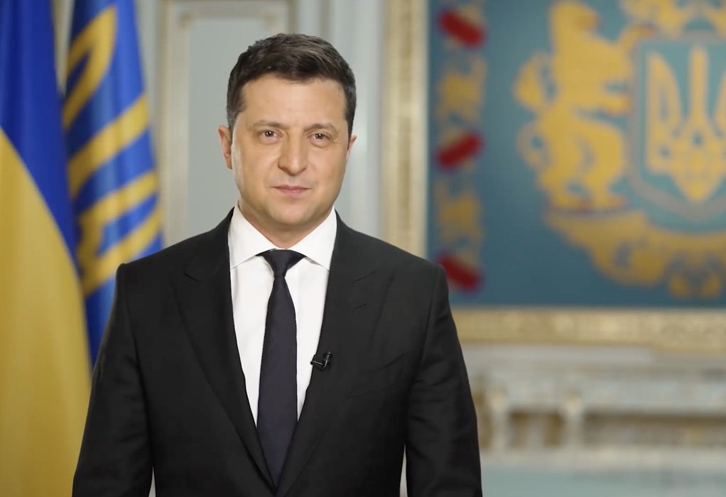 Ουκρανία – Διάγγελμα Ζελένσκι: Θα αγωνιστούμε για την ελευθερία μας – Μοιράζουμε όπλα στους πολίτες (VIDEO)
