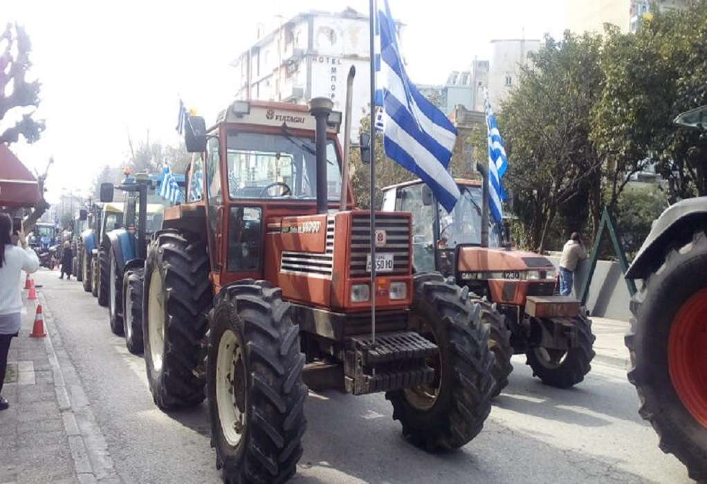 Θεσσαλονίκη: Συγκέντρωση αγροτών έξω από το Δημαρχείο της Χαλκηδόνας 