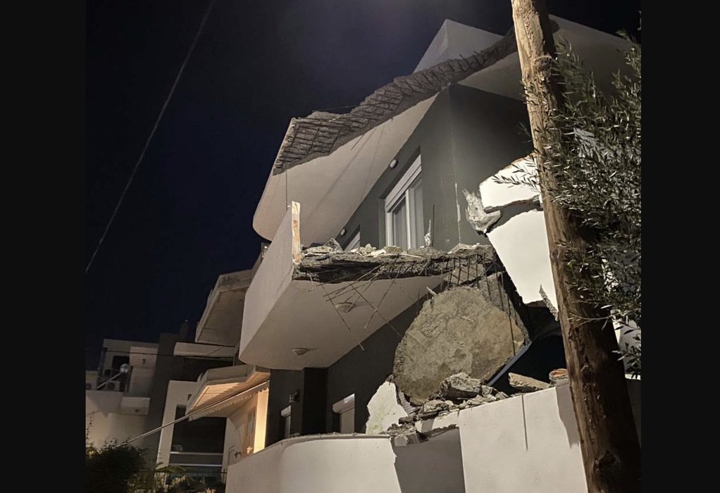 Κρήτη: Κατέρρευσε μπαλκόνι πολυκατοικίας στο Ηράκλειο (ΦΩΤΟ)