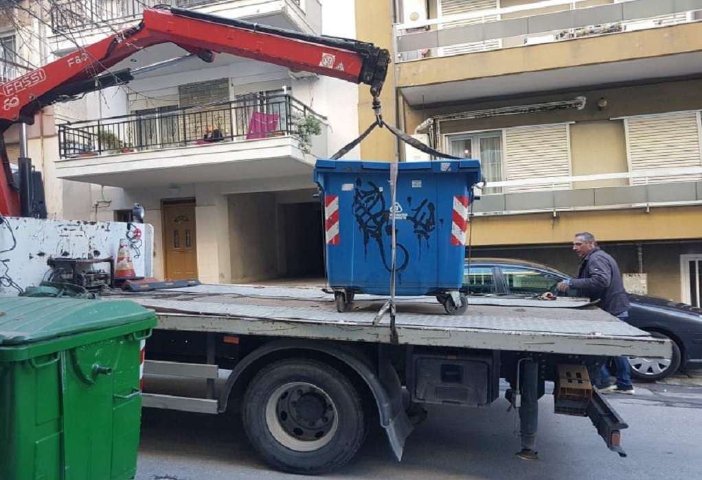 Θεσσαλονίκη: Έκκληση αντιδημάρχου Καθαριότητας – «Μη ρίχνετε μπάζα στους μπλε κάδους» (ΦΩΤΟ)