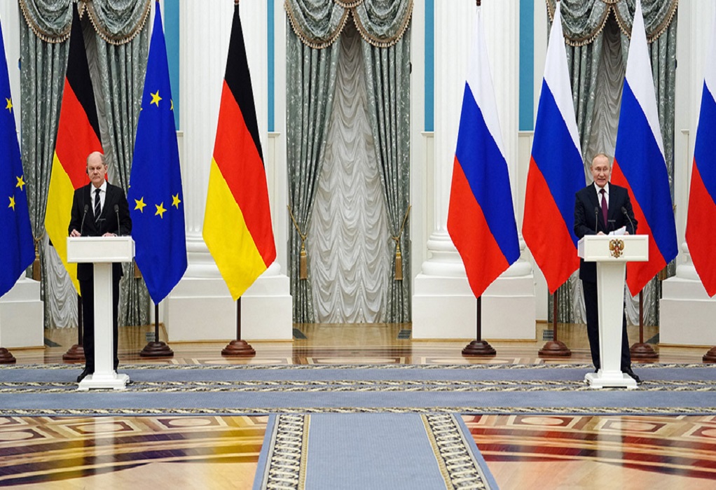 Τηλεφωνική επικοινωνία Σολτς-Πούτιν για τις διαπραγματεύσεις με το Κίεβο