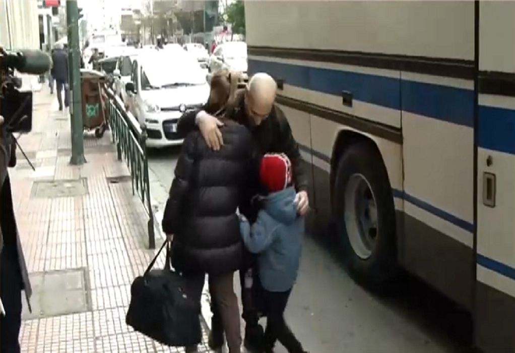 Πόλεμος στην Ουκρανία: Στην Αθήνα 36 Ουκρανοί πρόσφυγες (VIDEO)