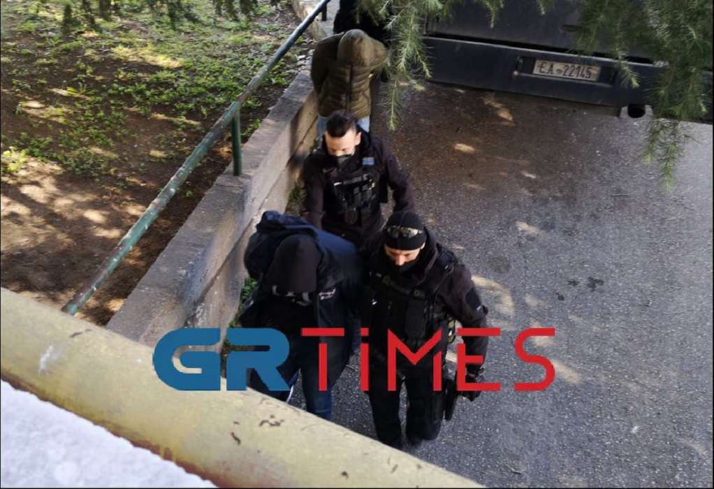Θεσσαλονίκη: Στην ανακρίτρια οι δύο συλληφθέντες για τη δολοφονία του Άλκη (VIDEO)