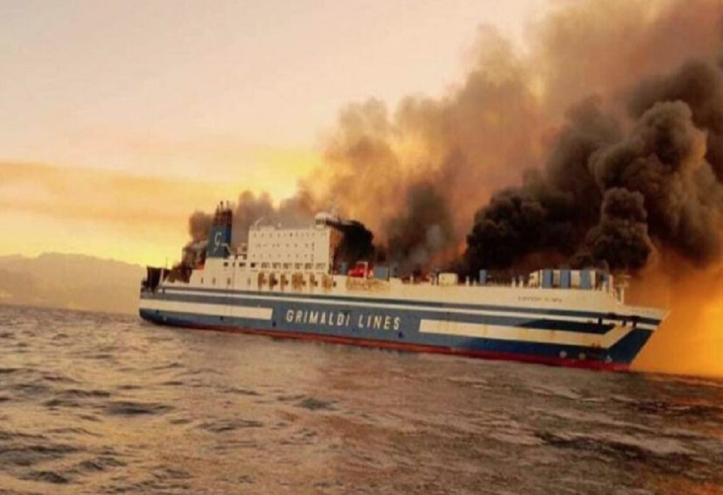 Φωτιά σε πλοίο ανοιχτά της Κέρκυρας: Αγωνία για δύο εγκλωβισμένους στο γκαράζ-10 οι αγνοούμενοι (VIDEO)