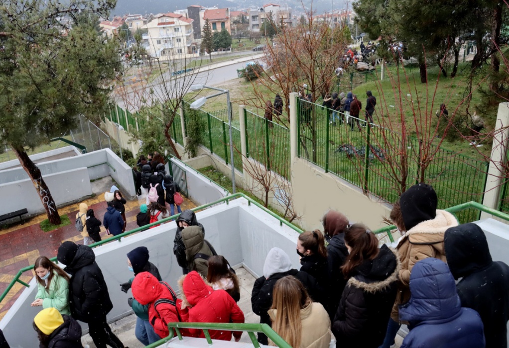 Θεσσαλονίκη: Άσκηση ετοιμότητας για διαρροή φυσικού αερίου στο Γενικό Λύκειο Πεύκων (ΦΩΤΟ)