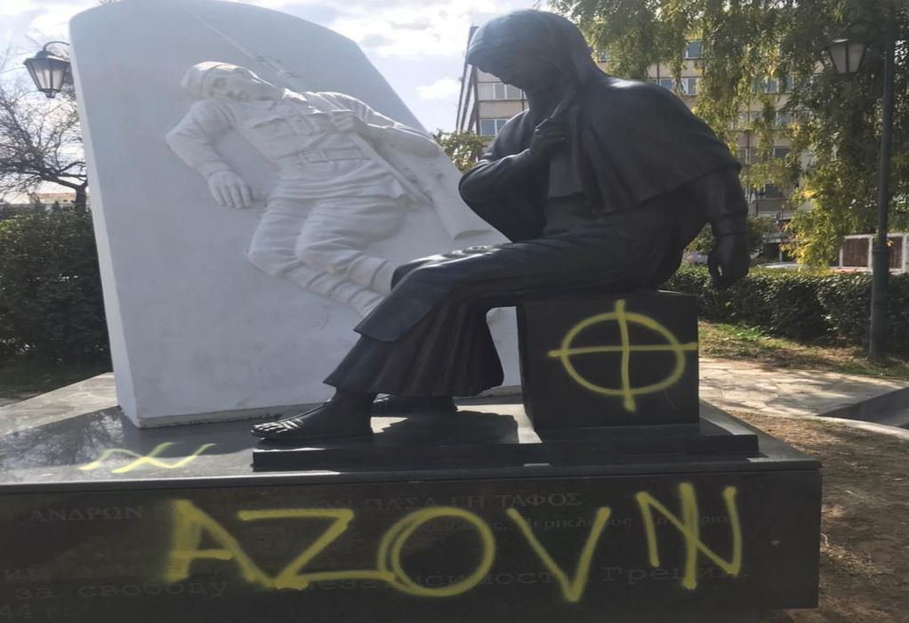 Αθήνα: Βεβήλωσαν μνημείο στη μνήμη των σοβιετικών στρατιωτών (ΦΩΤΟ)